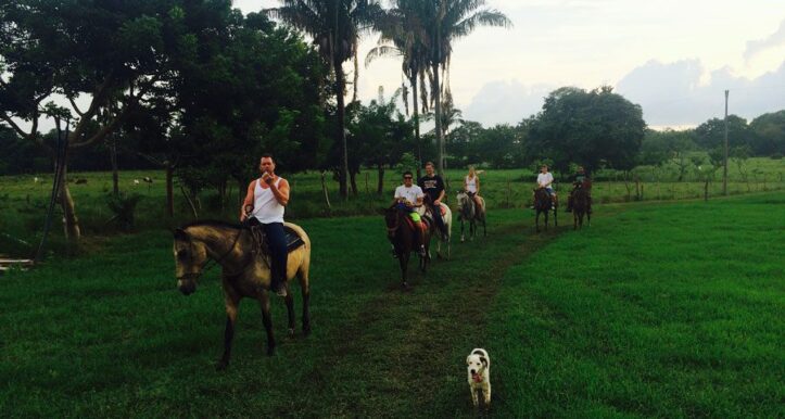 Horseback riding farm costa rica