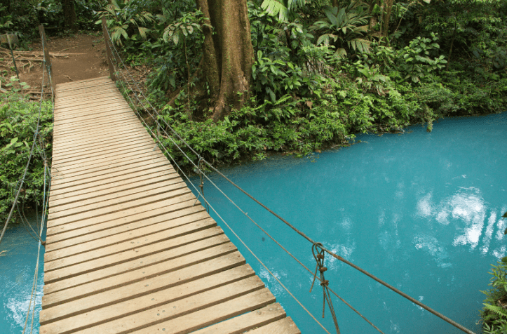 Rio Celeste bridge